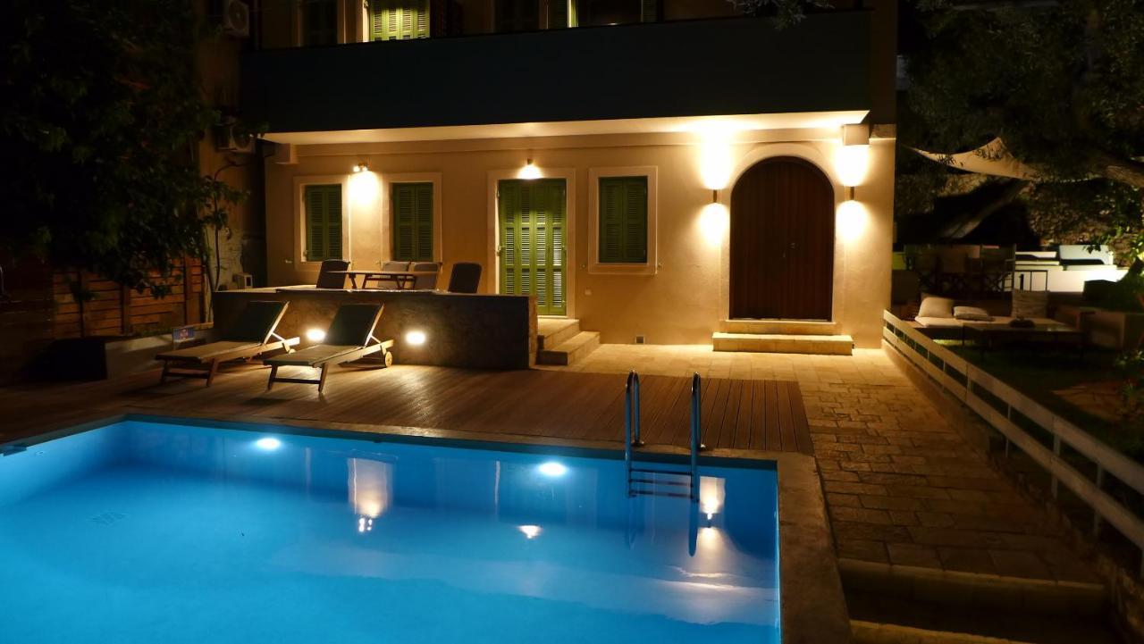 Caltabania Suites อาโยส นิกีตัส ภายนอก รูปภาพ